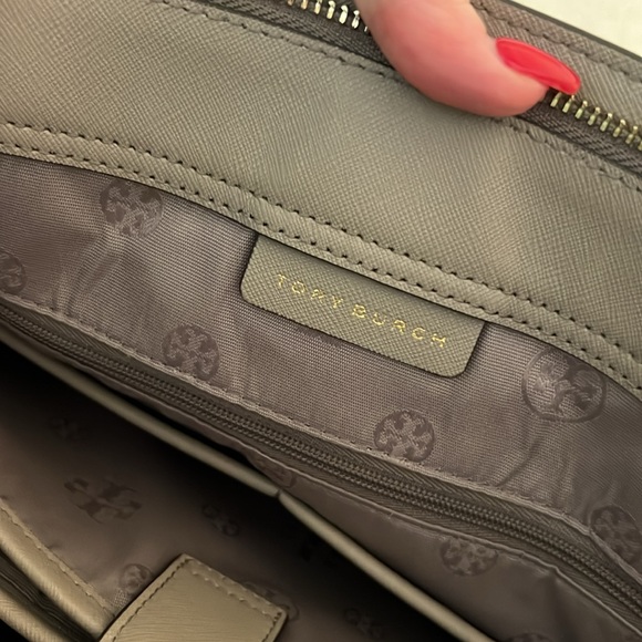 Tory Burch Robinson Tote - Picture 4 of 6